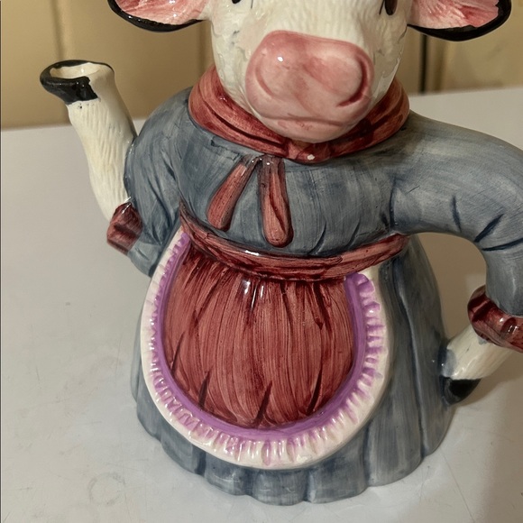 Vintage Charming Cow Teapot in Blue and Pink Apron - Picture 3 of 8